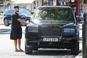 周薪15万镑！太阳报：卢克-肖将车停在双黄线上，被罚款60镑